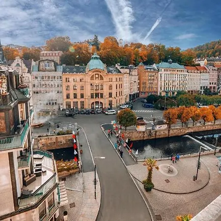 Готель La Bohemia 4*